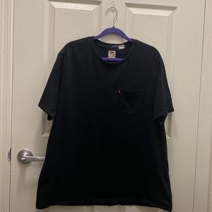Men’s Black Levi’s pocket T-Shirt